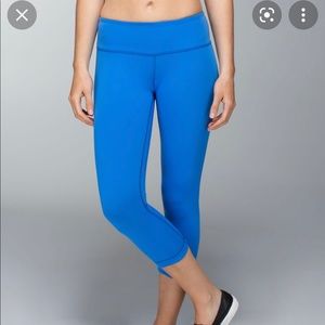 Lululemon Wunder Under Crop (Reversible) size 4